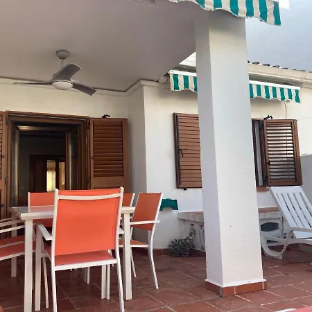 Ferienhaus Adosado En Urbanizacion Con Precioso Jardin Dénia