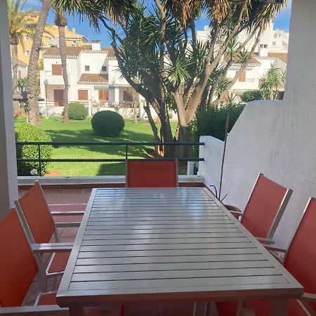 Adosado En Urbanizacion Con Precioso Jardin *