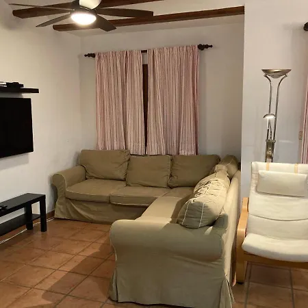 Adosado En Urbanizacion Con Precioso Jardin Ferienhaus *