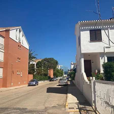 Adosado En Urbanizacion Con Precioso Jardin Ferienhaus *